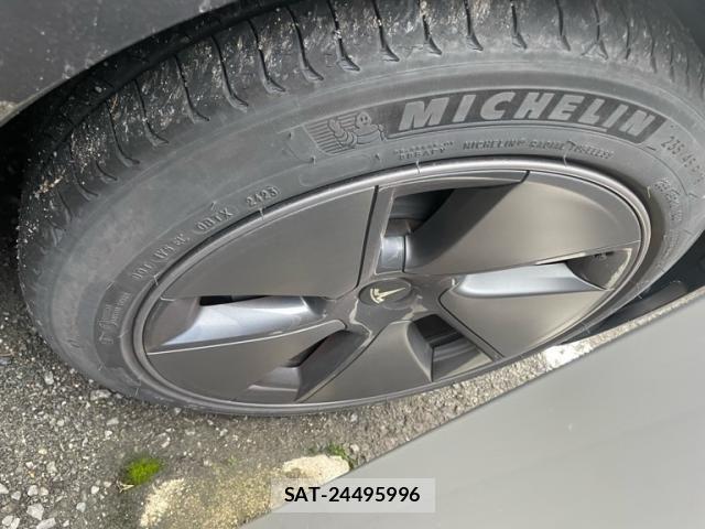 Tesla MODEL 3 2023-09 7729838-9