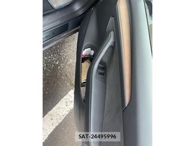 Tesla MODEL 3 2023-09 7729838-15
