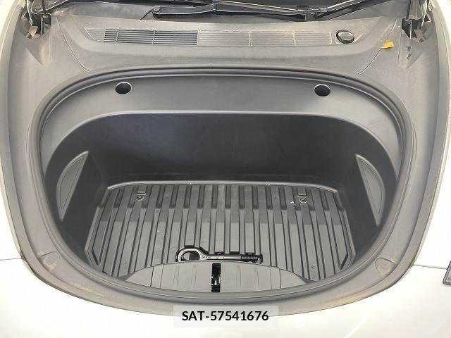 Tesla MODEL 3 2021-11 7729837-17