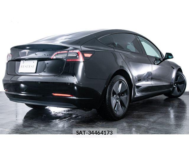 Tesla MODEL 3 2022-06 7729840-11