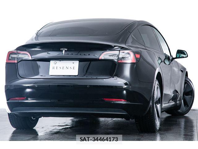 Tesla MODEL 3 2022-06 7729840-2