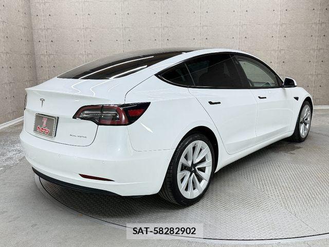 Tesla MODEL 3 2021-05 7789869-1