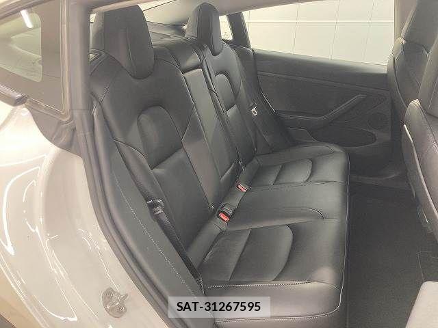 Tesla MODEL 3 2022-06 7789870-12