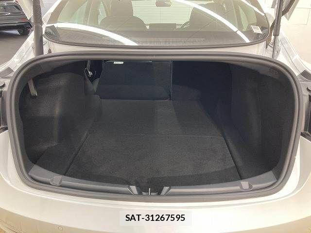 Tesla MODEL 3 2022-06 7789870-13