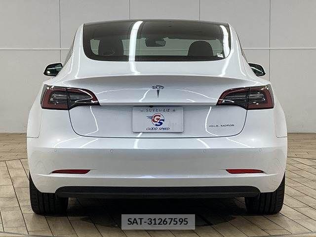 Tesla MODEL 3 2022-06 7789870-14