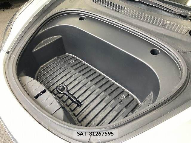 Tesla MODEL 3 2022-06 7789870-17