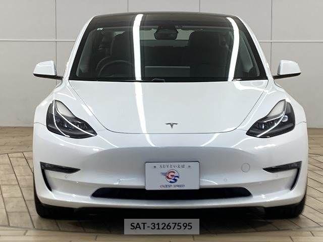 Tesla MODEL 3 2022-06 7789870-2