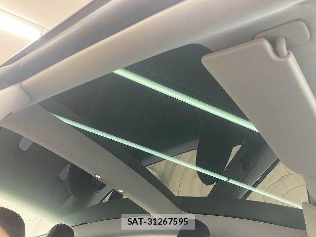 Tesla MODEL 3 2022-06 7789870-6