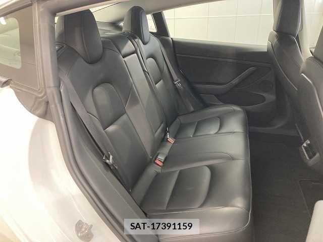 Tesla MODEL 3 2021-05 7789868-12