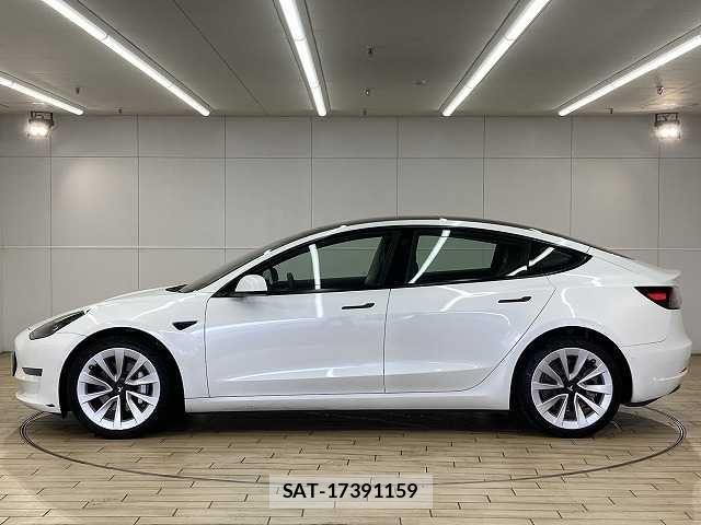 Tesla MODEL 3 2021-05 7789868-16