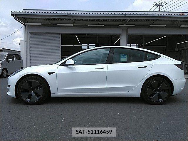 Tesla MODEL 3 2023-08 7880047-15