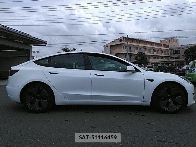 Tesla MODEL 3 2023-08 7880047-16