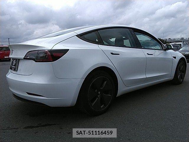 Tesla MODEL 3 2023-08 7880047-18