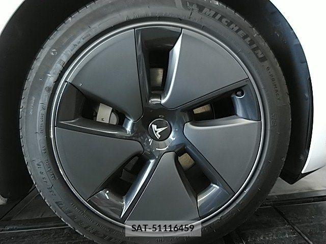 Tesla MODEL 3 2023-08 7880047-22