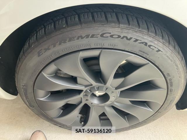 Tesla MODEL 3 2020-09 7880049-6
