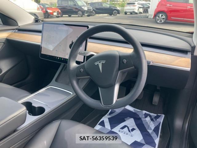 Tesla MODEL 3 2021-12 7880054-13