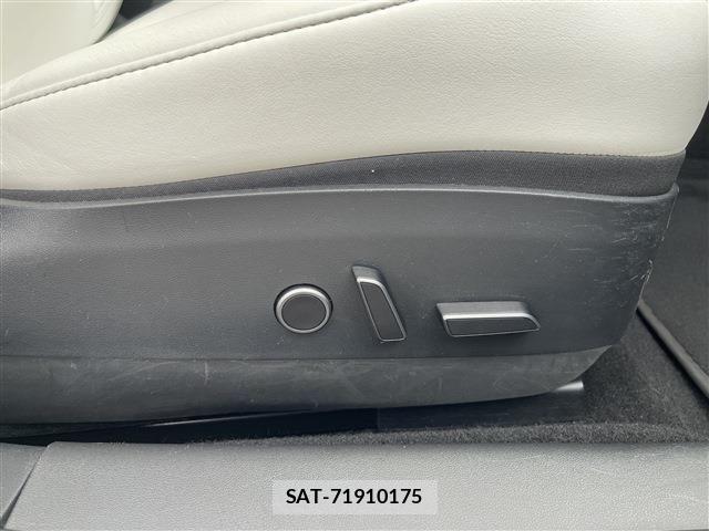 Tesla MODEL 3 2021-03 7880048-14