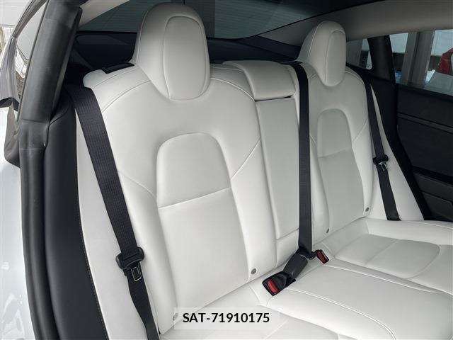 Tesla MODEL 3 2021-03 7880048-15