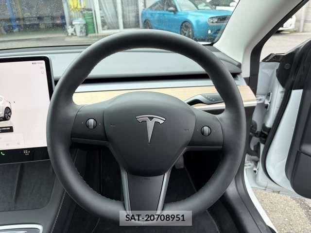 Tesla MODEL 3 2023-08 7880046-14