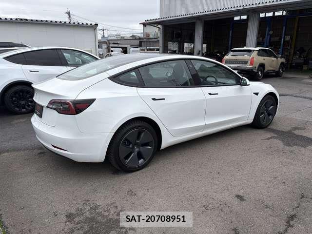 Tesla MODEL 3 2023-08 7880046-3