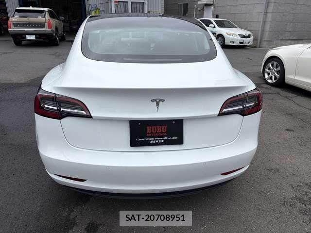 Tesla MODEL 3 2023-08 7880046-4