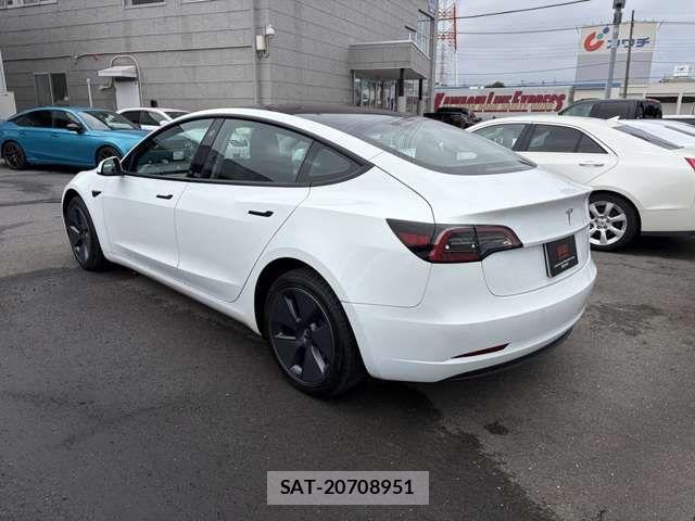 Tesla MODEL 3 2023-08 7880046-5