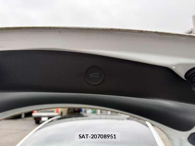 Tesla MODEL 3 2023-08 7880046-7