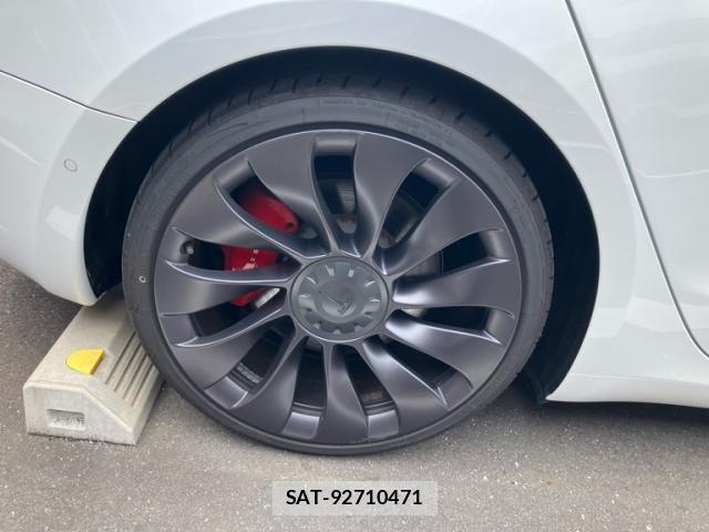 Tesla MODEL 3 2020-12 7964129-10