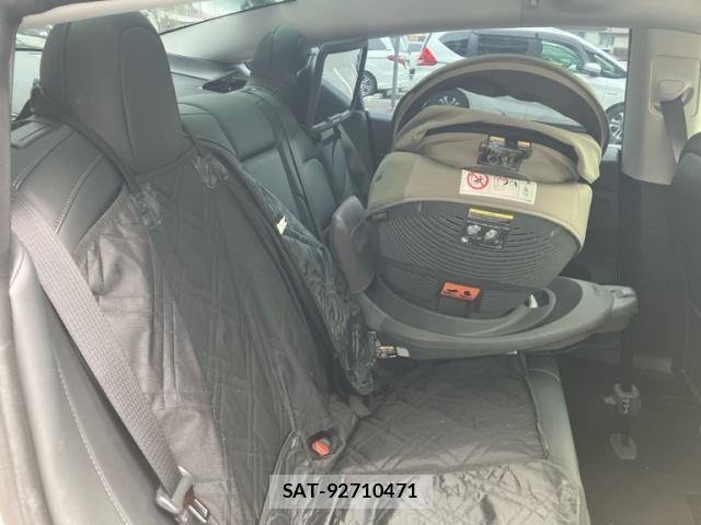 Tesla MODEL 3 2020-12 7964129-15