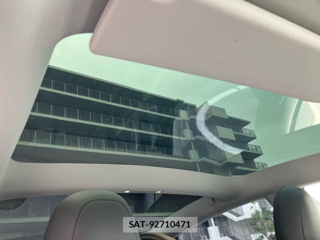 Tesla MODEL 3 2020-12 7964129-16
