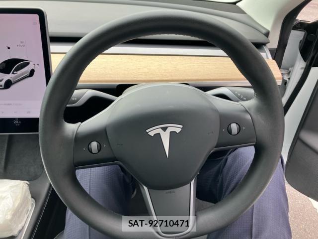 Tesla MODEL 3 2020-12 7964129-19
