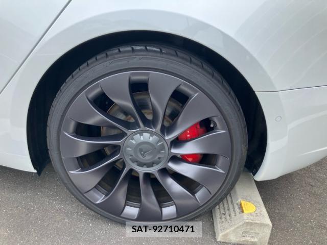 Tesla MODEL 3 2020-12 7964129-7