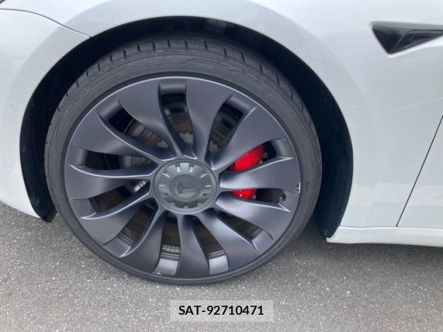 Tesla MODEL 3 2020-12 7964129-8