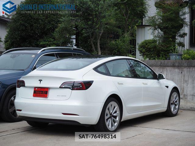 Tesla MODEL 3 2022-03 7964128-1