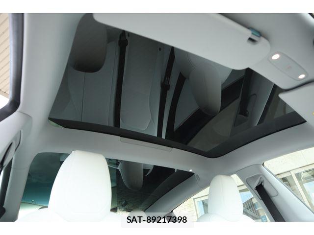 Tesla MODEL 3 2024-05 7981346-10