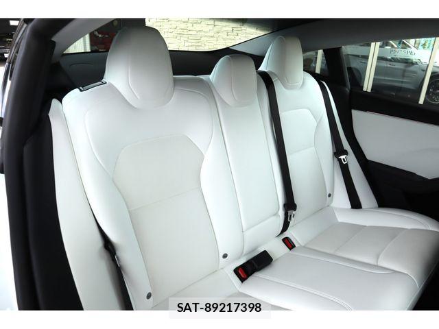 Tesla MODEL 3 2024-05 7981346-12