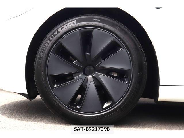 Tesla MODEL 3 2024-05 7981346-17