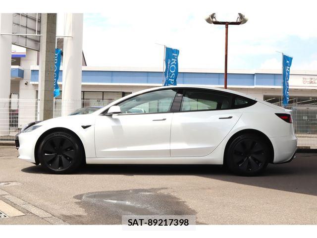Tesla MODEL 3 2024-05 7981346-4