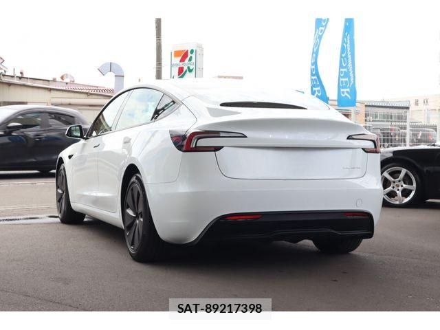 Tesla MODEL 3 2024-05 7981346-7