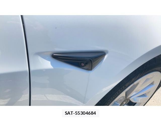 Tesla MODEL 3 2022-03 7981349-11