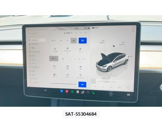 Tesla MODEL 3 2022-03 7981349-13