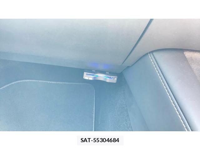 Tesla MODEL 3 2022-03 7981349-16