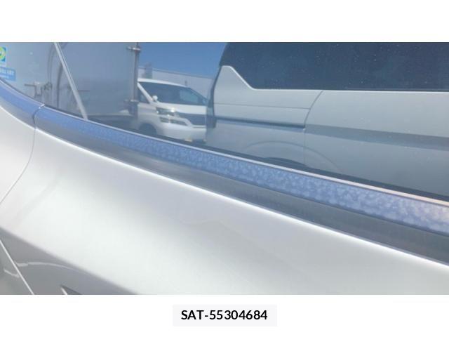 Tesla MODEL 3 2022-03 7981349-21