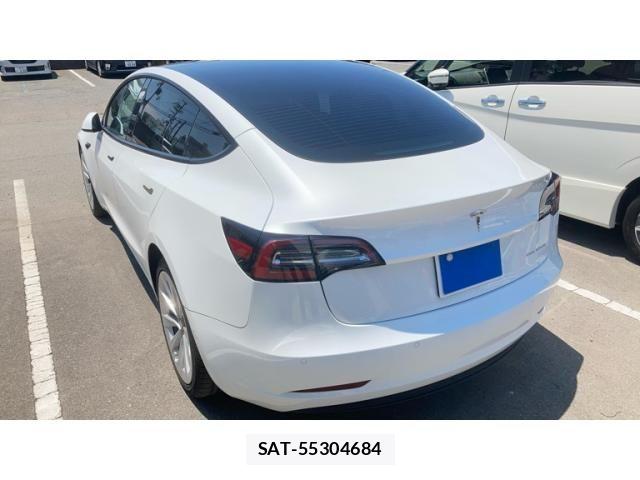 Tesla MODEL 3 2022-03 7981349-2