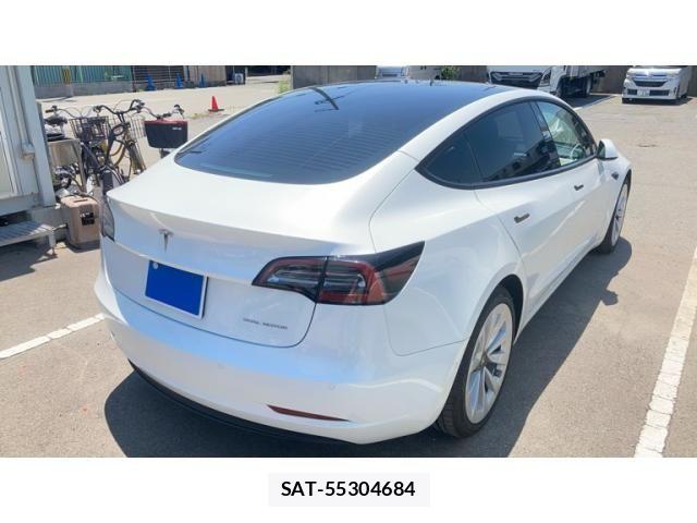 Tesla MODEL 3 2022-03 7981349-3