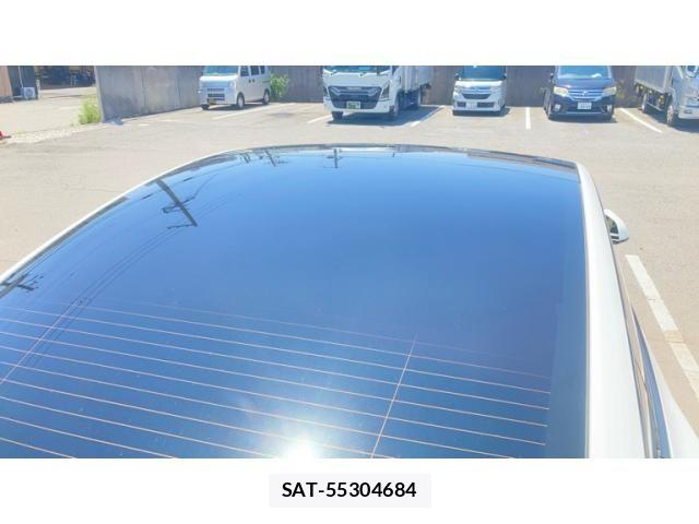 Tesla MODEL 3 2022-03 7981349-4
