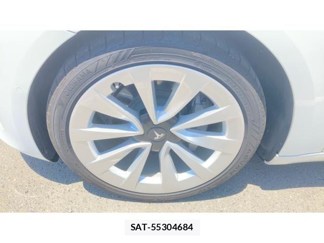 Tesla MODEL 3 2022-03 7981349-5