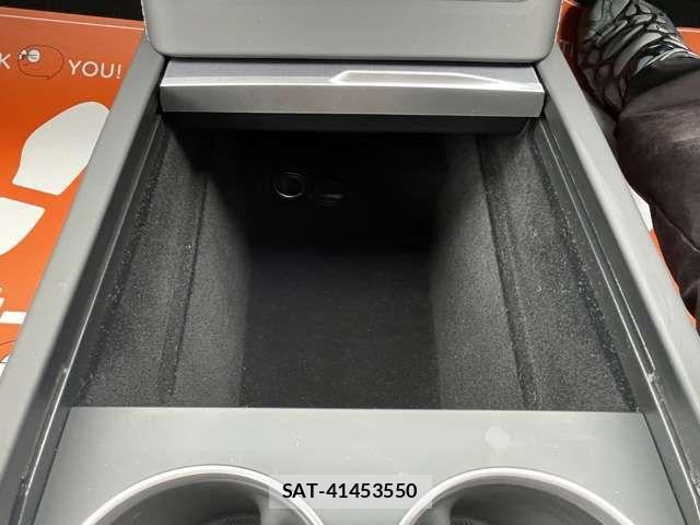 Tesla MODEL 3 2025-05 7981348-7