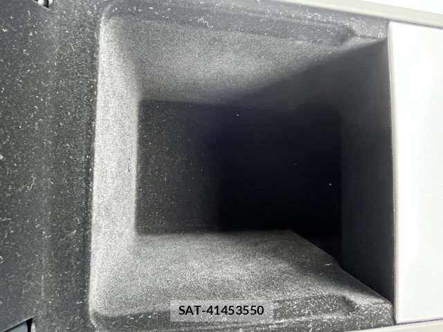Tesla MODEL 3 2025-05 7981348-9