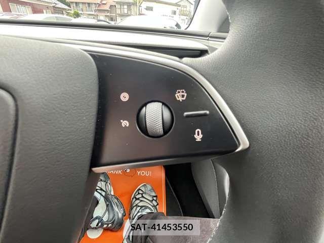 Tesla MODEL 3 2025-05 7981348-11